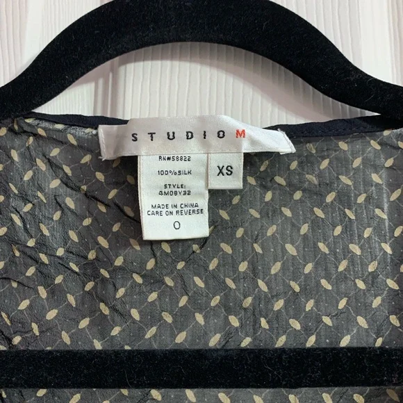 VTG Studio M 100% silk black/tan blouse, top with 3/4 sleeves - 0 - Picture 5 of 10